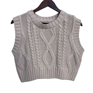 Woman’s Princess Polly Cable Knit Sleeveless Sweater Top Size XS